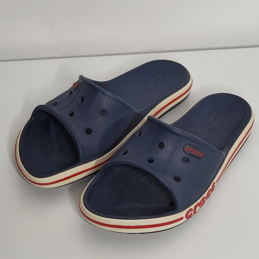 CROCS Bayaband Slide Unisex Sandals Mens 7 / Womens 9 Navy Blue Red Stripe‎